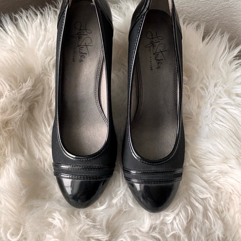 Life Stride Women's Black Pumps